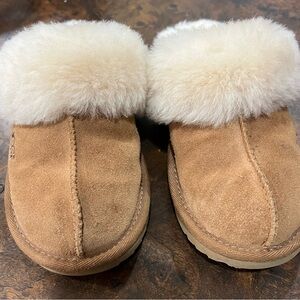 UGG slippers size 5